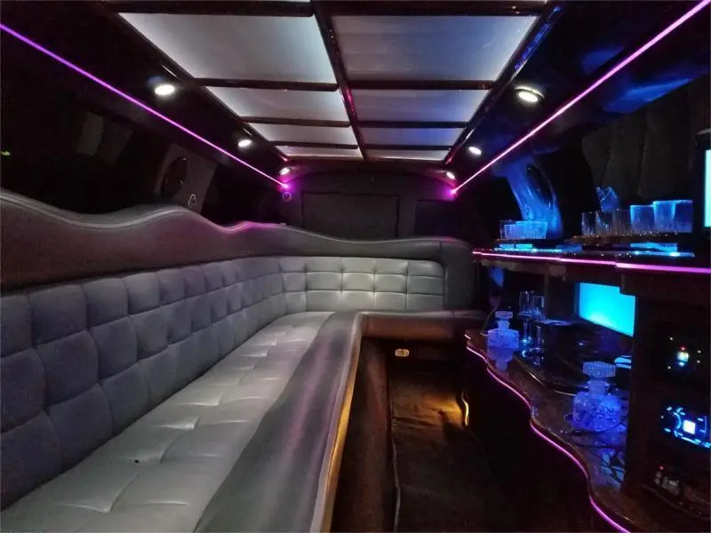 Chrysler 300 stretch limo interior